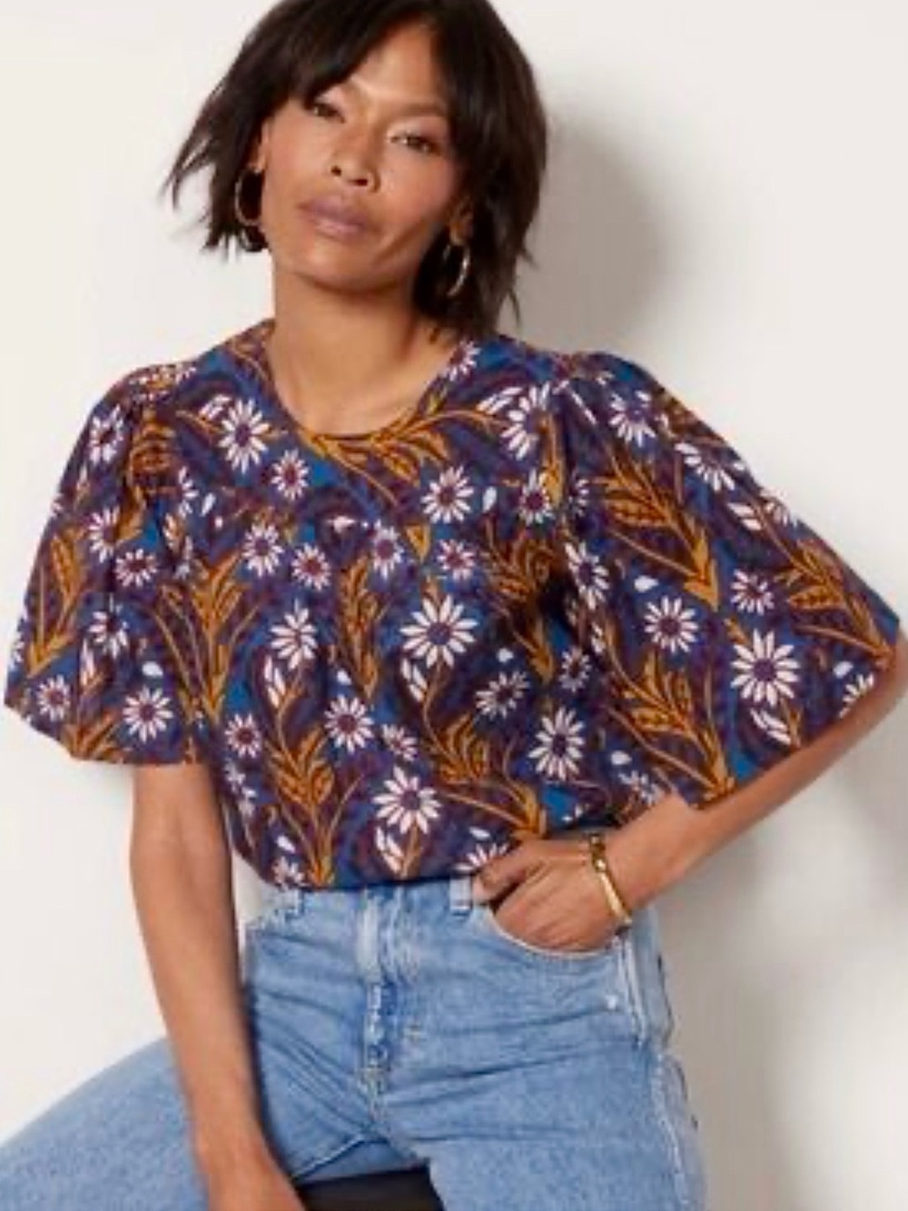 NEW Evereve Navy Ruffle Floral Blouse Size Small